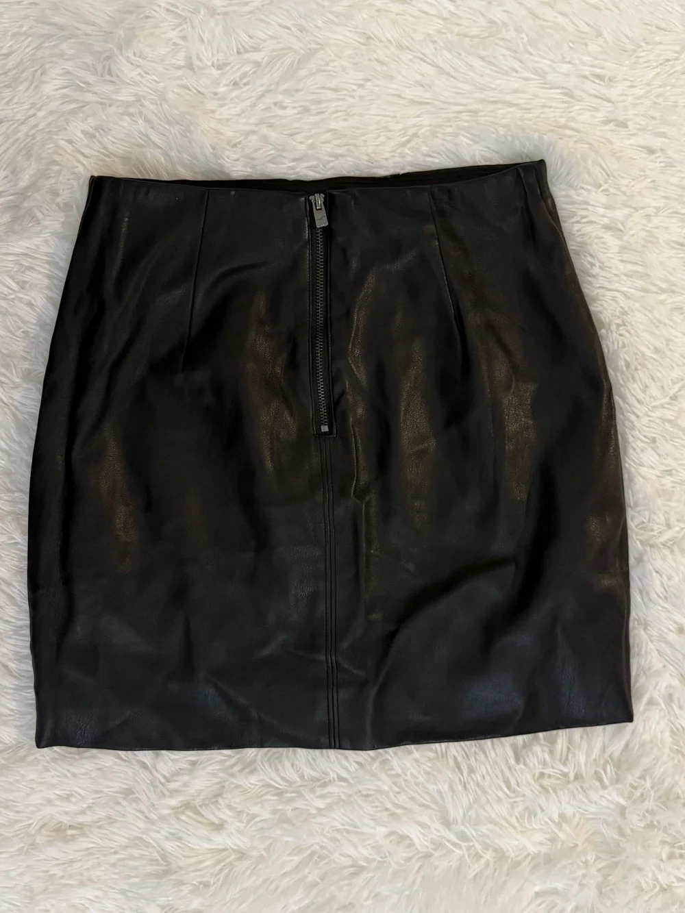 Hollister Black Faux Leather Mini Skirt Size XS Back Zip Short Pencil Bodycon